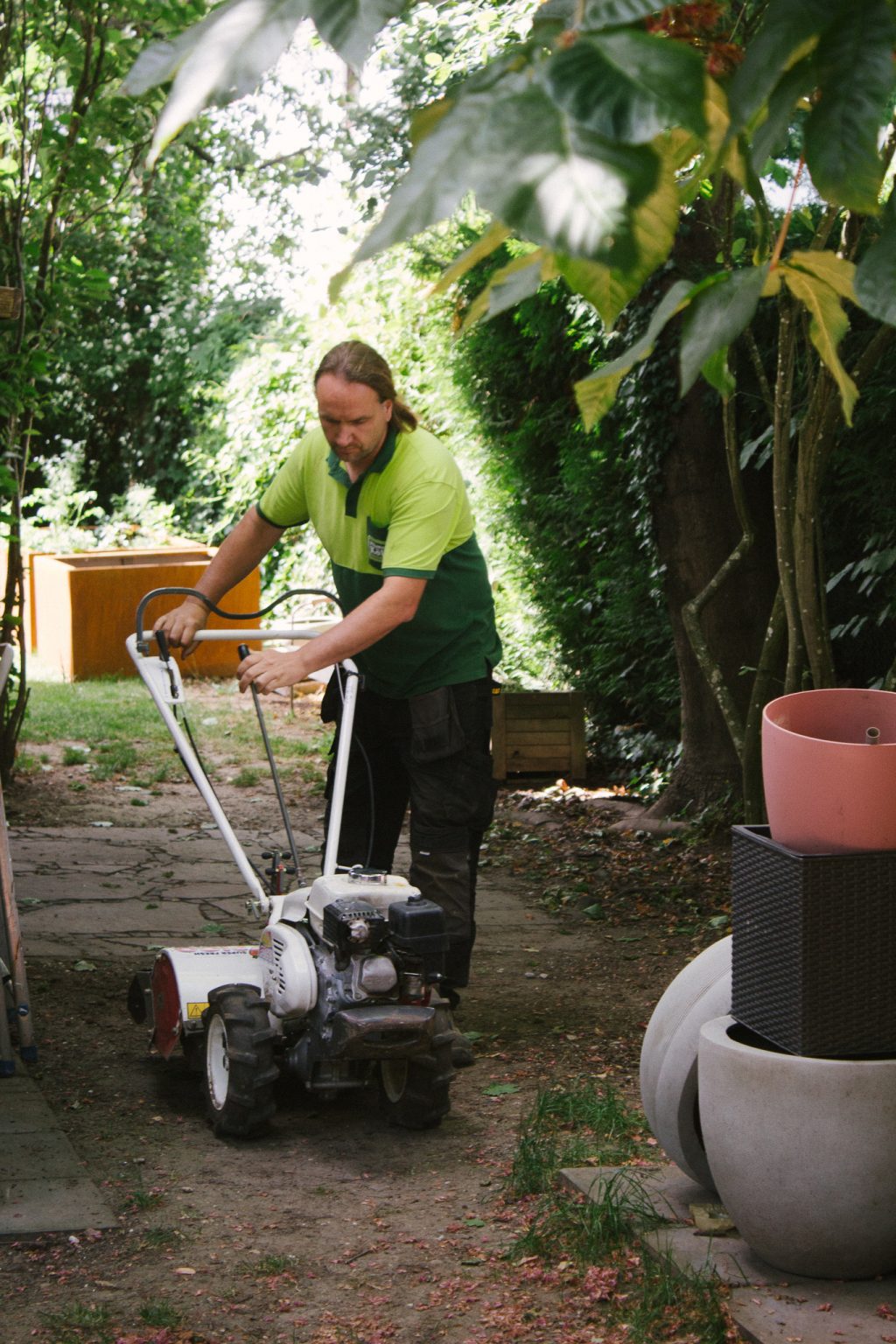 Rollrasen verlegen so machen das die Profis Garten